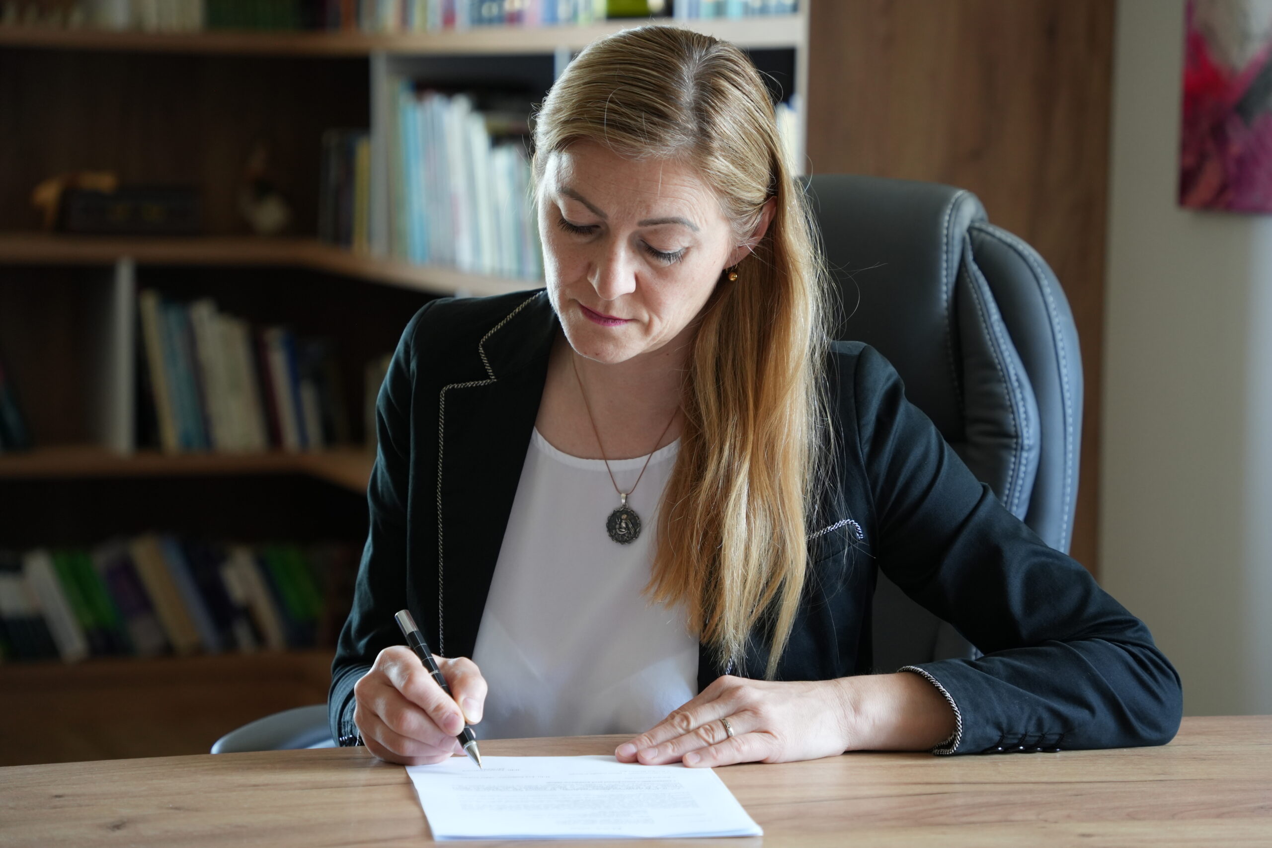 podpis cennych dokumentov od advokatny overovanie podpisov scaled podpis cennych dokumentov od advokatny overovanie podpisov